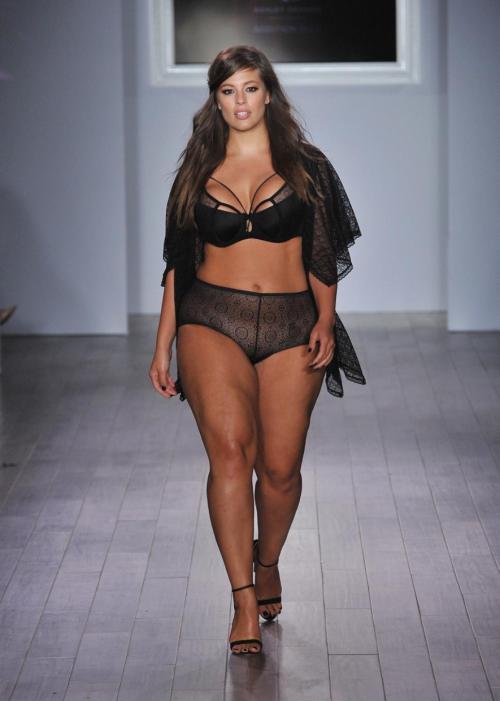 ashley-graham-runway-addition-elle-lingerie-collection